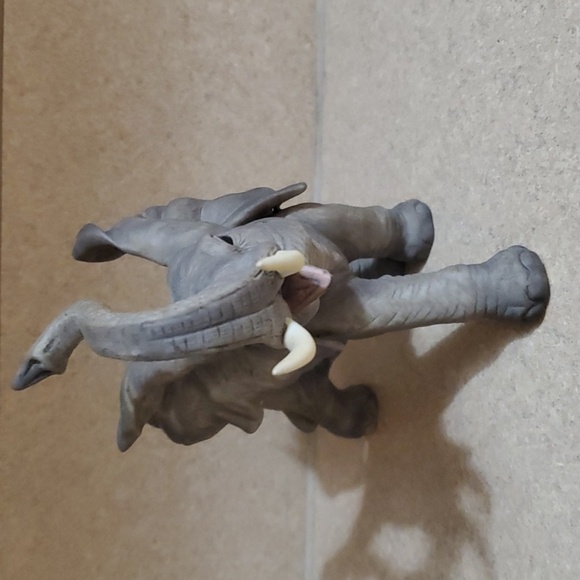 Andrea By Sadek Gray Elephant Figurine 6015 Grey Ceramic Safari Zoo Small Figure - Picture 4 of 6